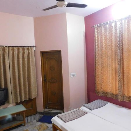 Hotel Om Palace - Couple Friendly & Local Id Accepted Jaipur Bagian luar foto