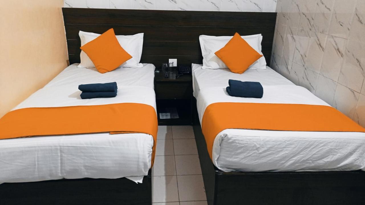 Hotel Om Palace - Couple Friendly & Local Id Accepted Jaipur Bagian luar foto