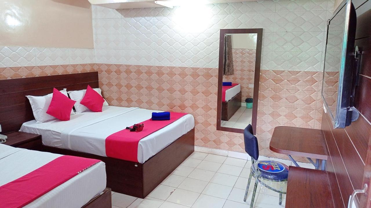 Hotel Om Palace - Couple Friendly & Local Id Accepted Jaipur Bagian luar foto