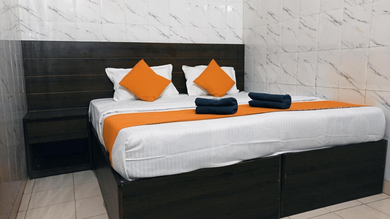 Hotel Om Palace - Couple Friendly & Local Id Accepted Jaipur Bagian luar foto