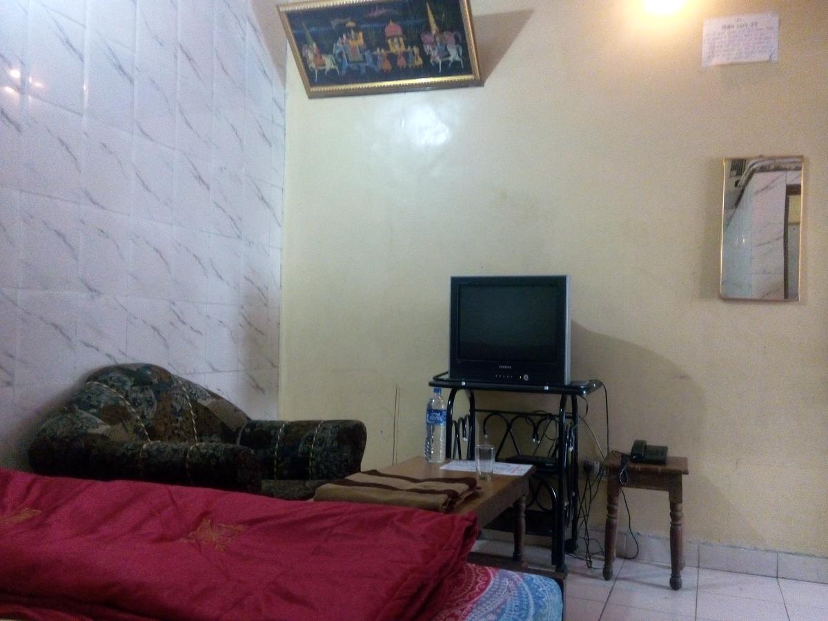 Hotel Om Palace - Couple Friendly & Local Id Accepted Jaipur Bagian luar foto